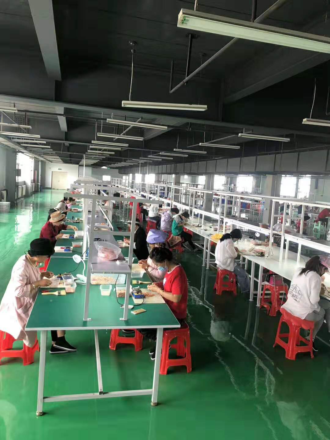 首家高新技術(shù)企業(yè)—海原縣卡立方智能科技有限公司生產(chǎn)車間.jpg